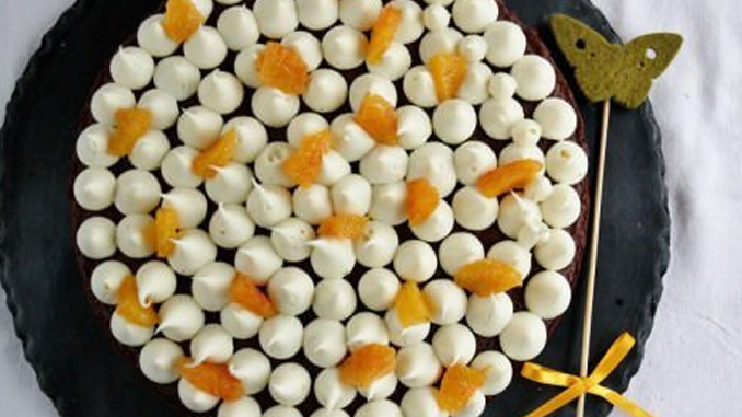torta-al-cioccolato-con-crema-all-arancia