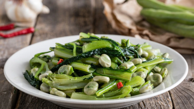 Puntarelle e fave in padella